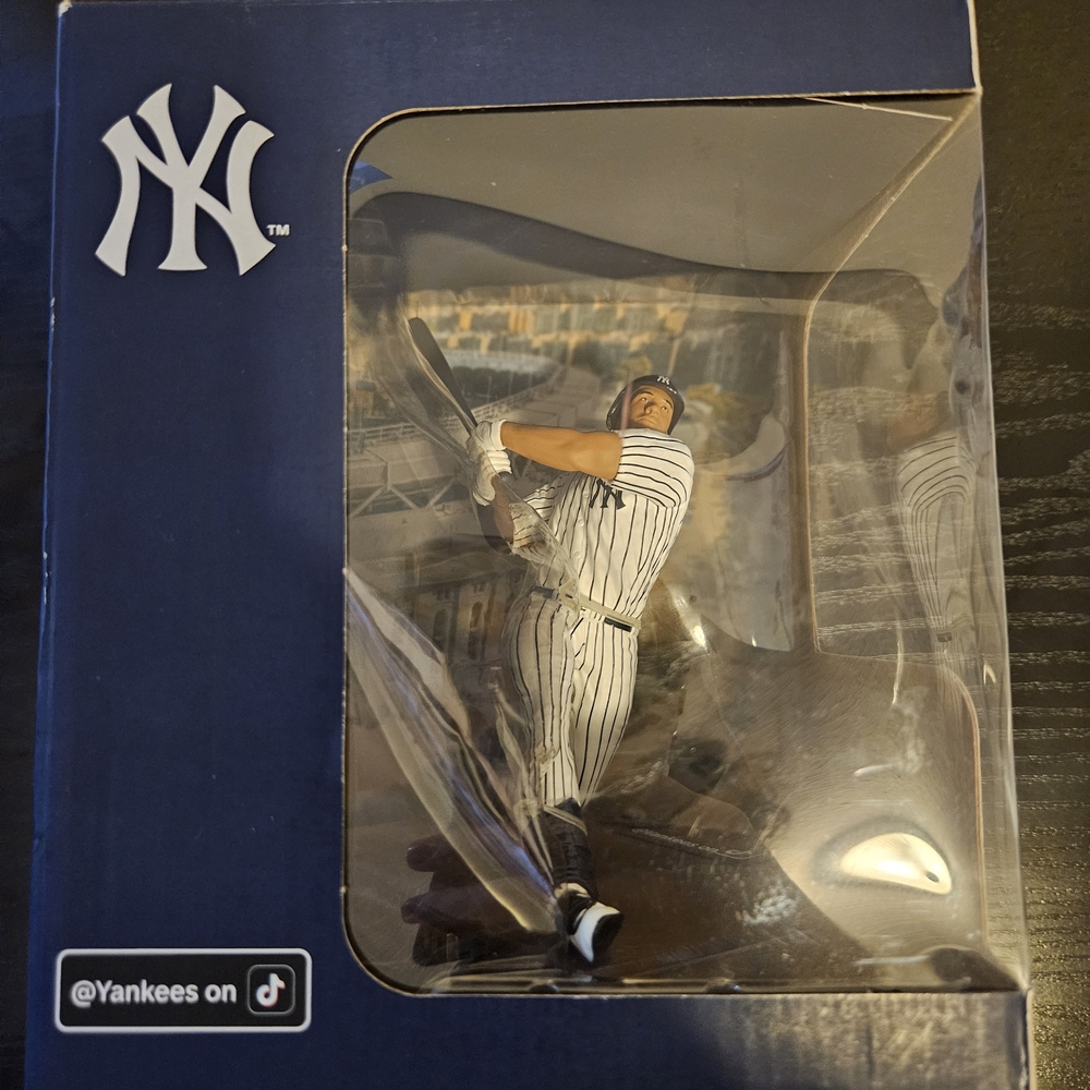 New York Yankees Juan Soto Collectible Figure - Picture 2 of 4